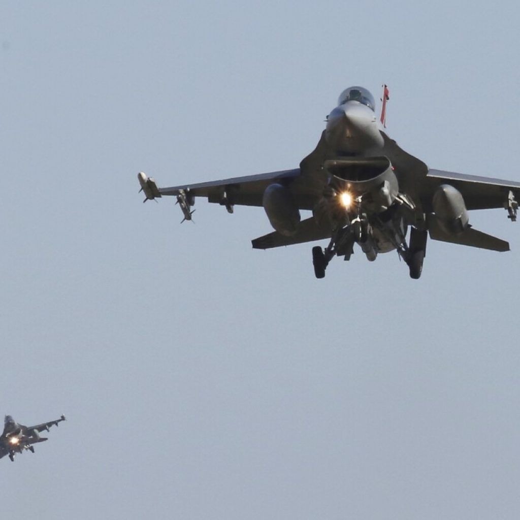 Ukrainian pilots could be flying F-16s in three months, Air National Guard head says | AP News