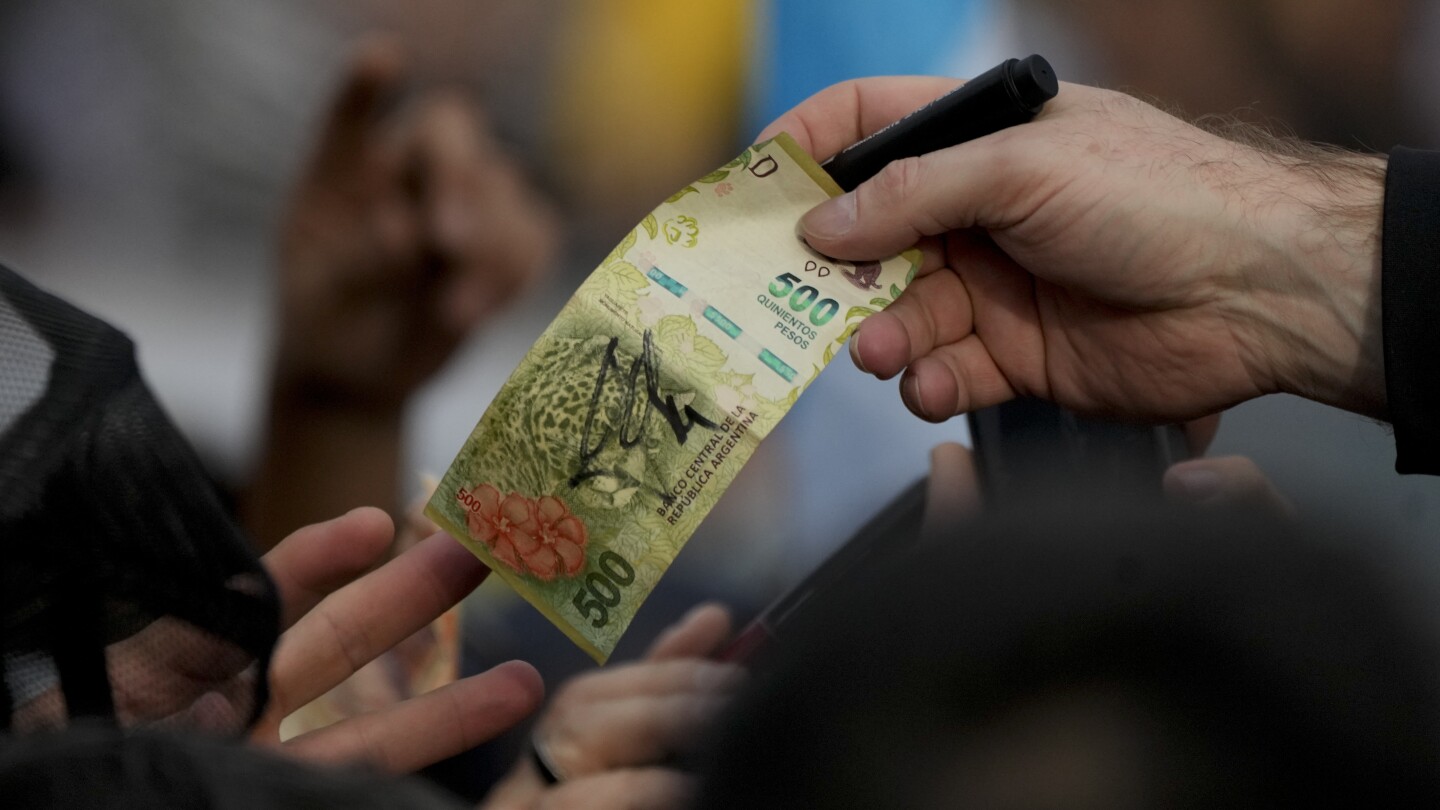 Argentine inflation keeps soaring, putting the government on the defensive as elections near | AP News