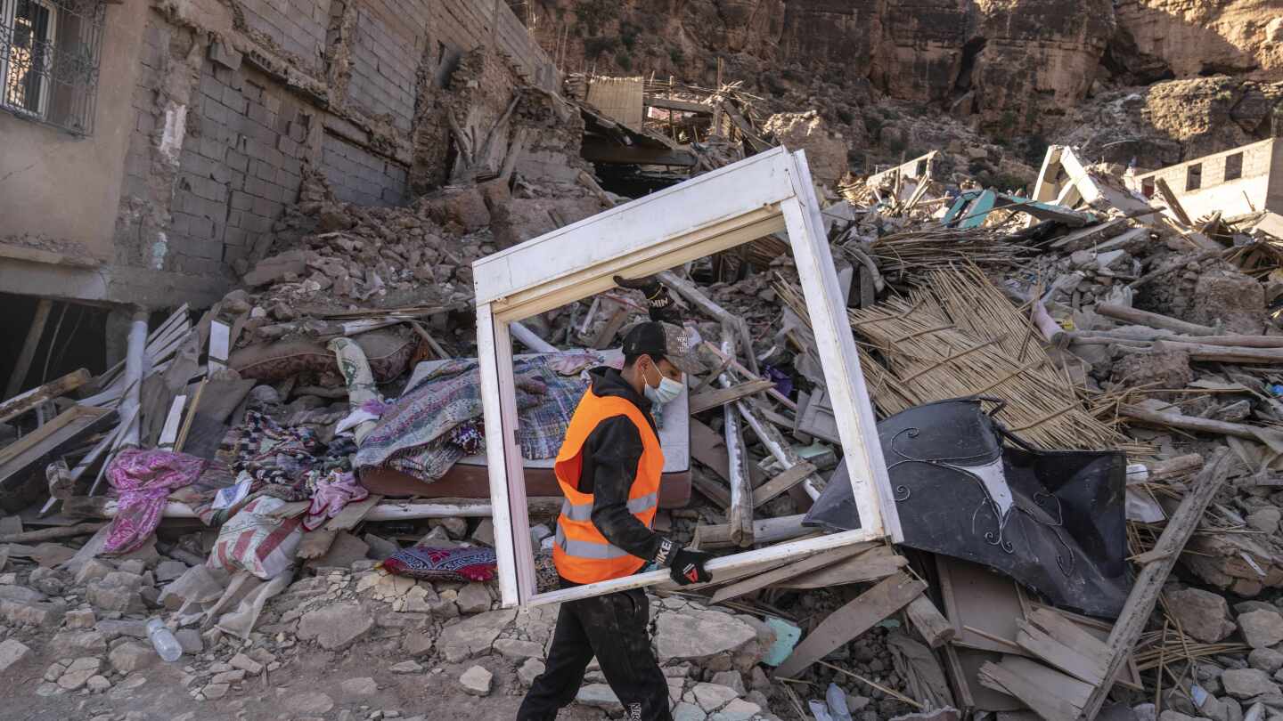 Displaced by earthquake from their mountain homes, Moroccan families brace for shelterless nights | AP News