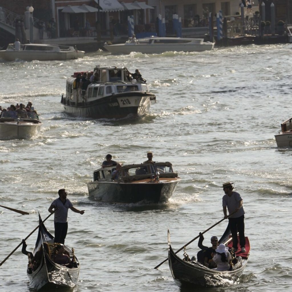 Venice faces possible UNESCO downgrade as it struggles to manage mass tourism | AP News