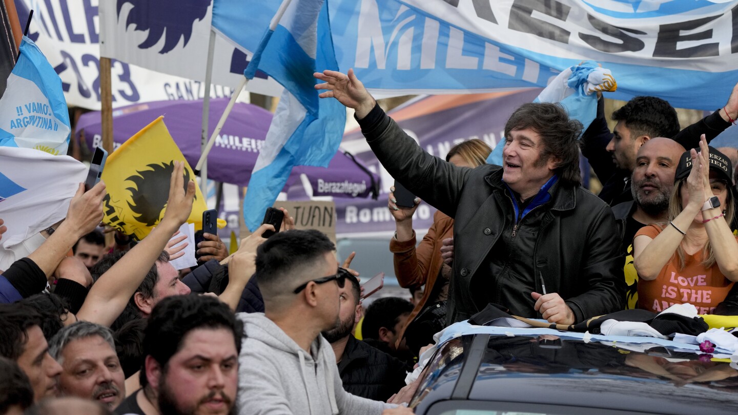 Tucker Carlson erupts into Argentina’s presidential campaign with Javier Milei interview | AP News