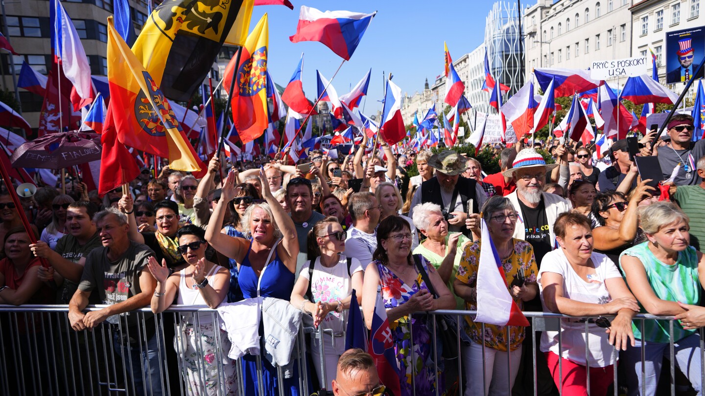 Thousands of Czechs rally in Prague to demand the government’s resignation | AP News