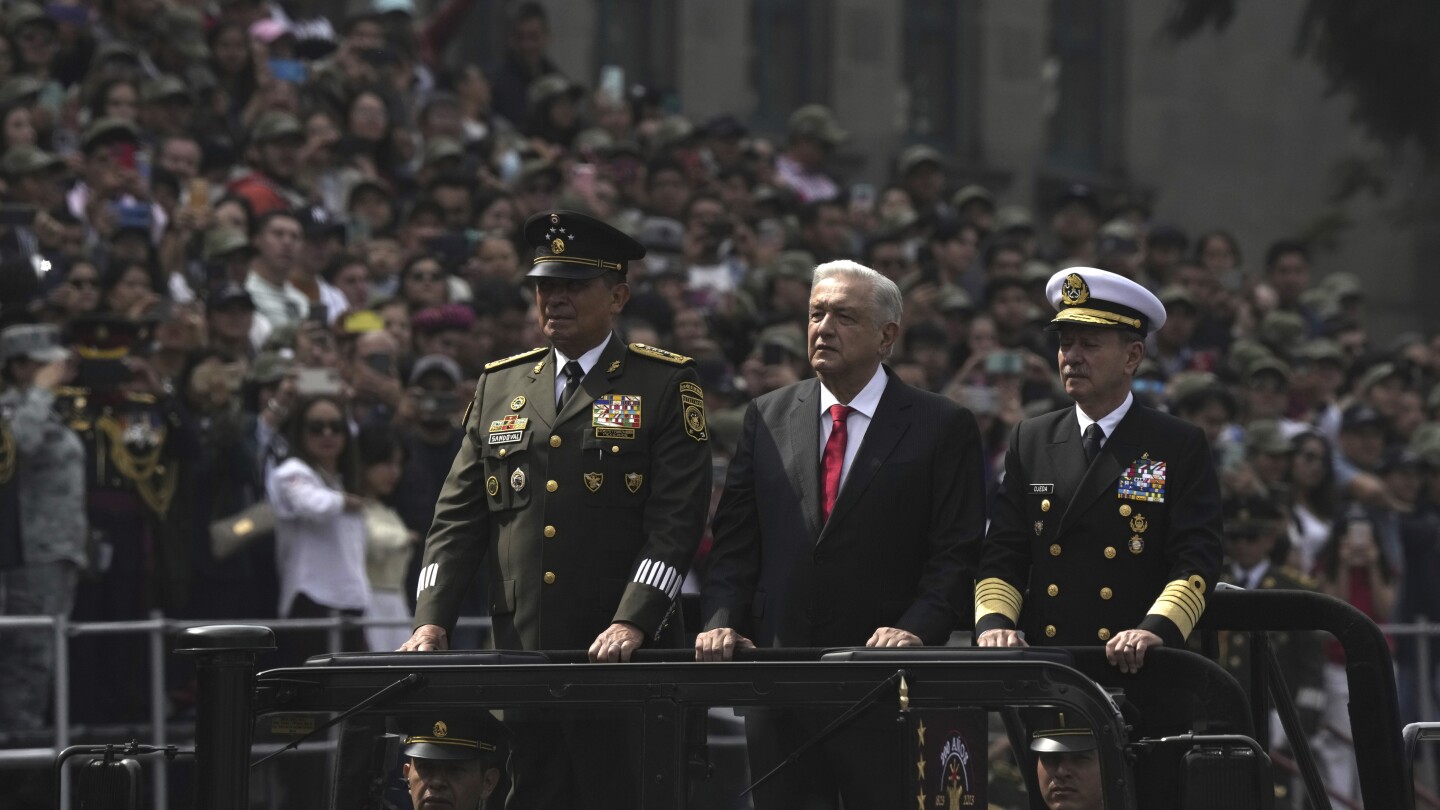 Mexican president defends inclusion of Russian military contingent in Independence parade | AP News