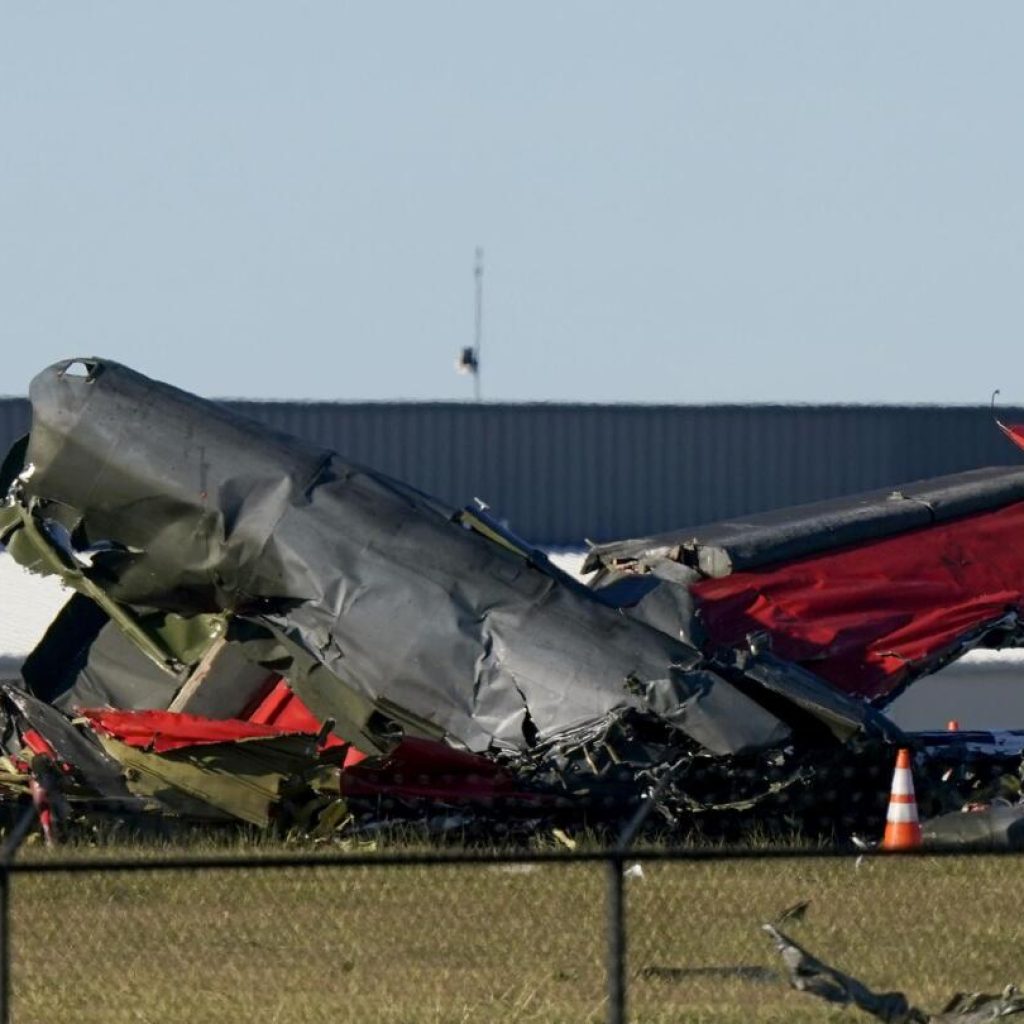 A look at recent vintage aircraft crashes following a deadly collision at the Reno Air Races | AP News