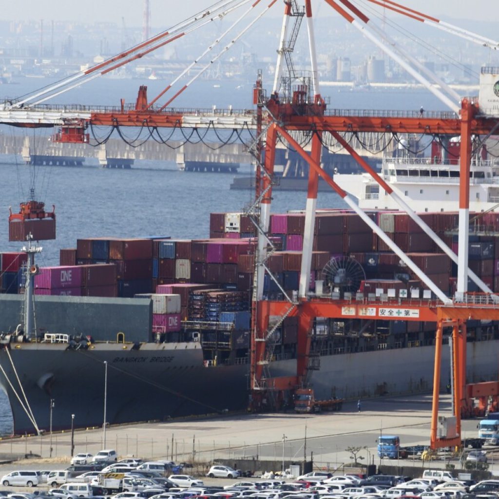 Japan records a trade deficit in August as exports to China, rest of Asia weaken | AP News