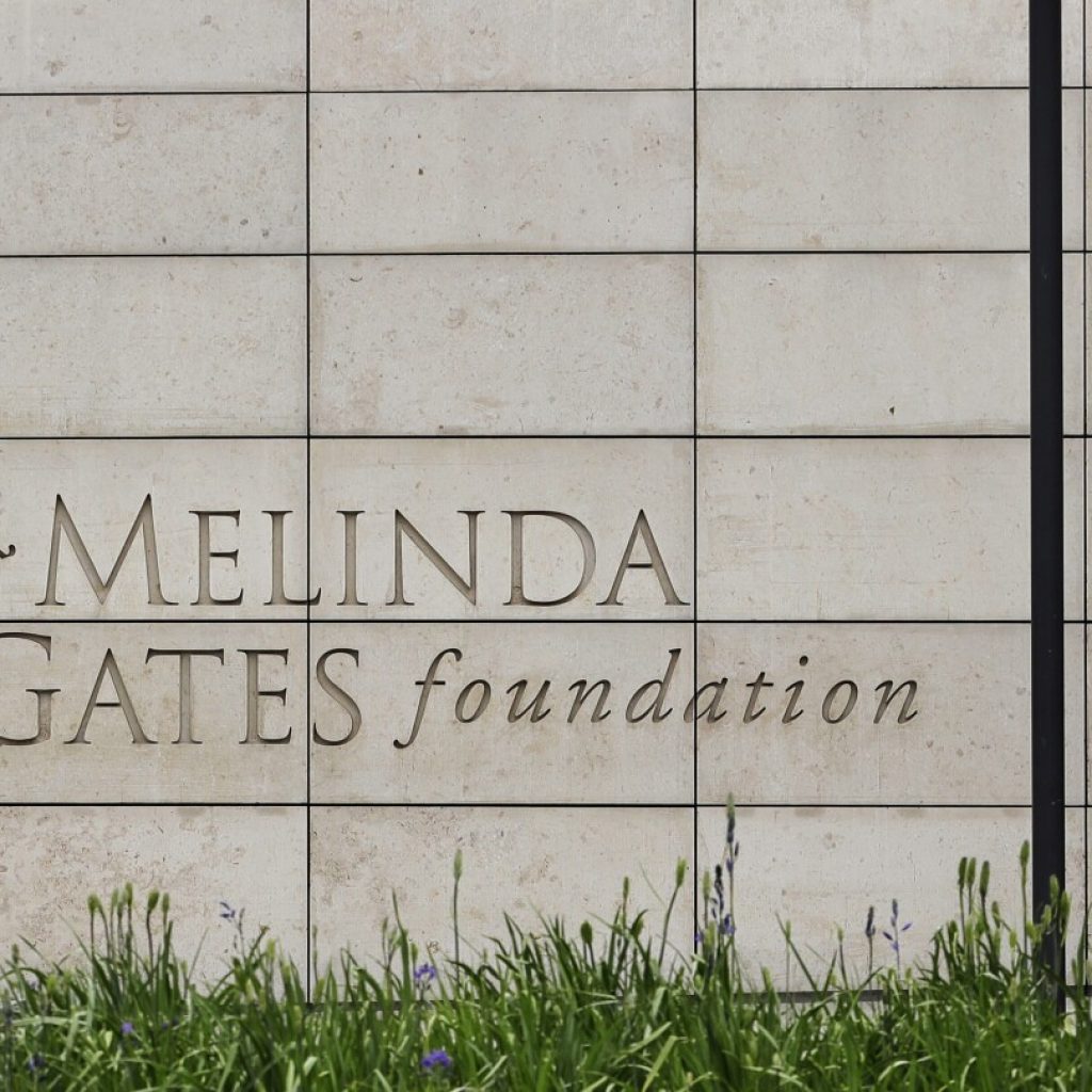 Gates Foundation commits $200 million to pay for medical supplies, contraception | AP News