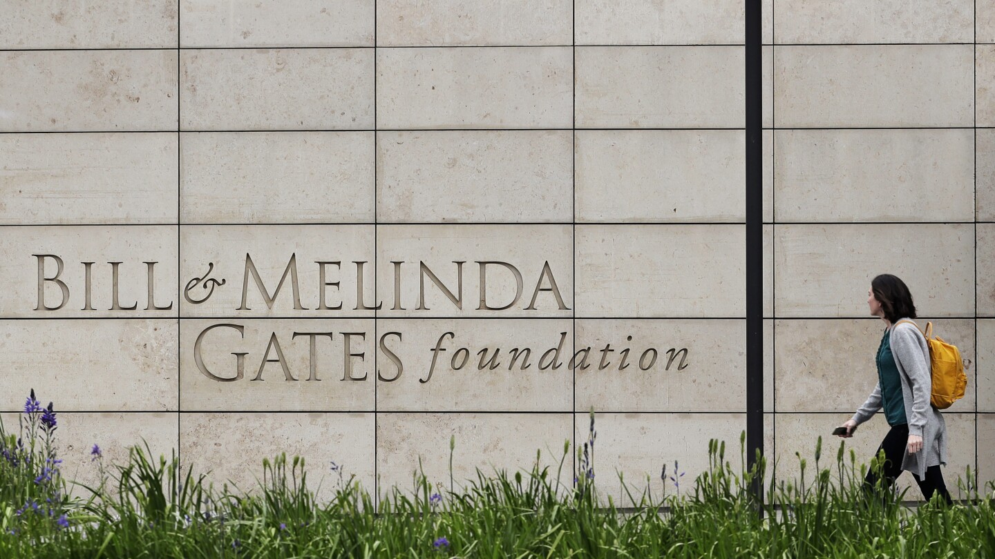 Gates Foundation commits $200 million to pay for medical supplies, contraception | AP News