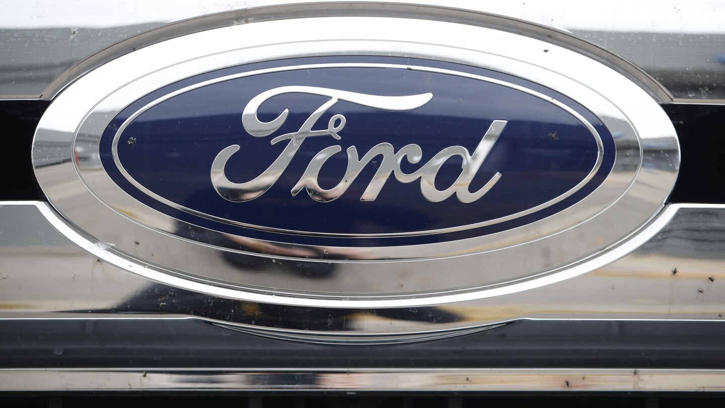 Ford: US expands probe into 708,000 SUVs for engine failures | AP News
