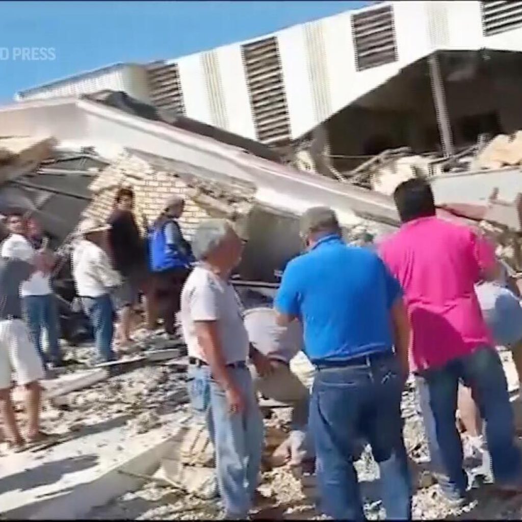 11 people are dead after Mexico church roof collapses. No more people believed buried in rubble | AP News