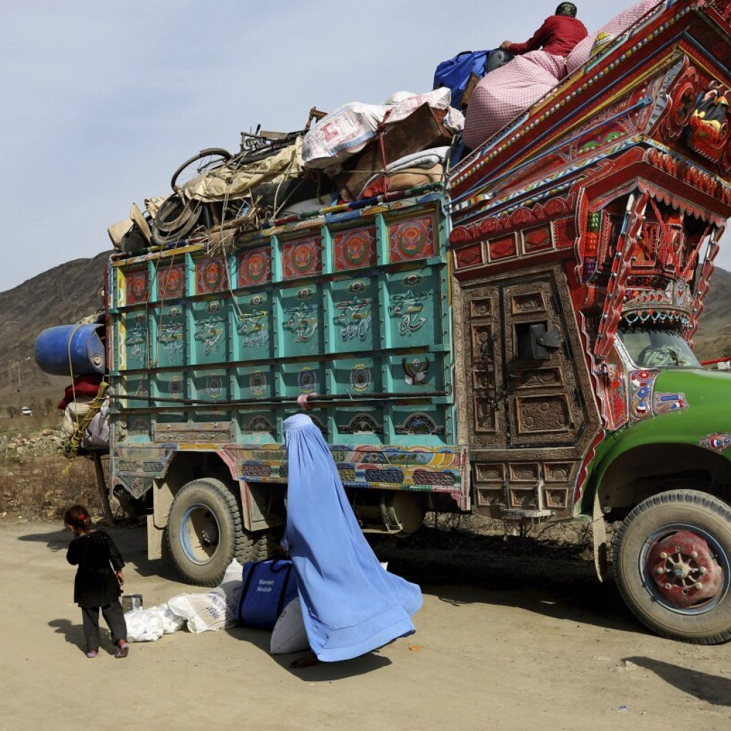 Pakistan announces big crackdown on migrants in the country illegally, including 1.7 million Afghans | AP News