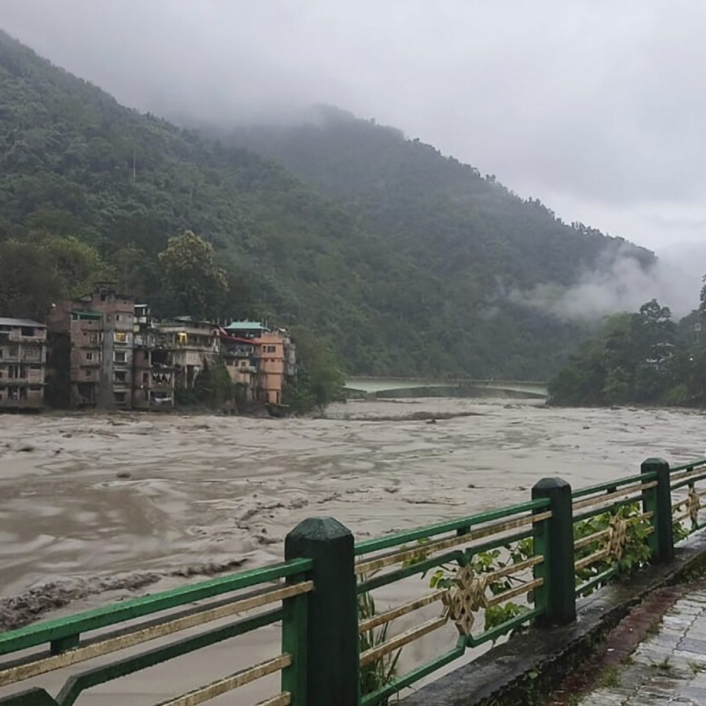 More than 20 Indian soldiers missing after flash floods in northeastern Sikkim state | AP News