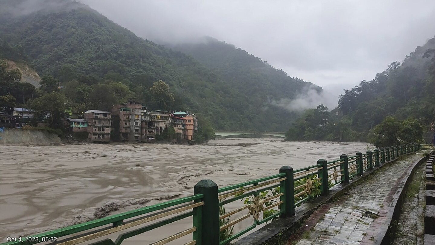 More than 20 Indian soldiers missing after flash floods in northeastern Sikkim state | AP News