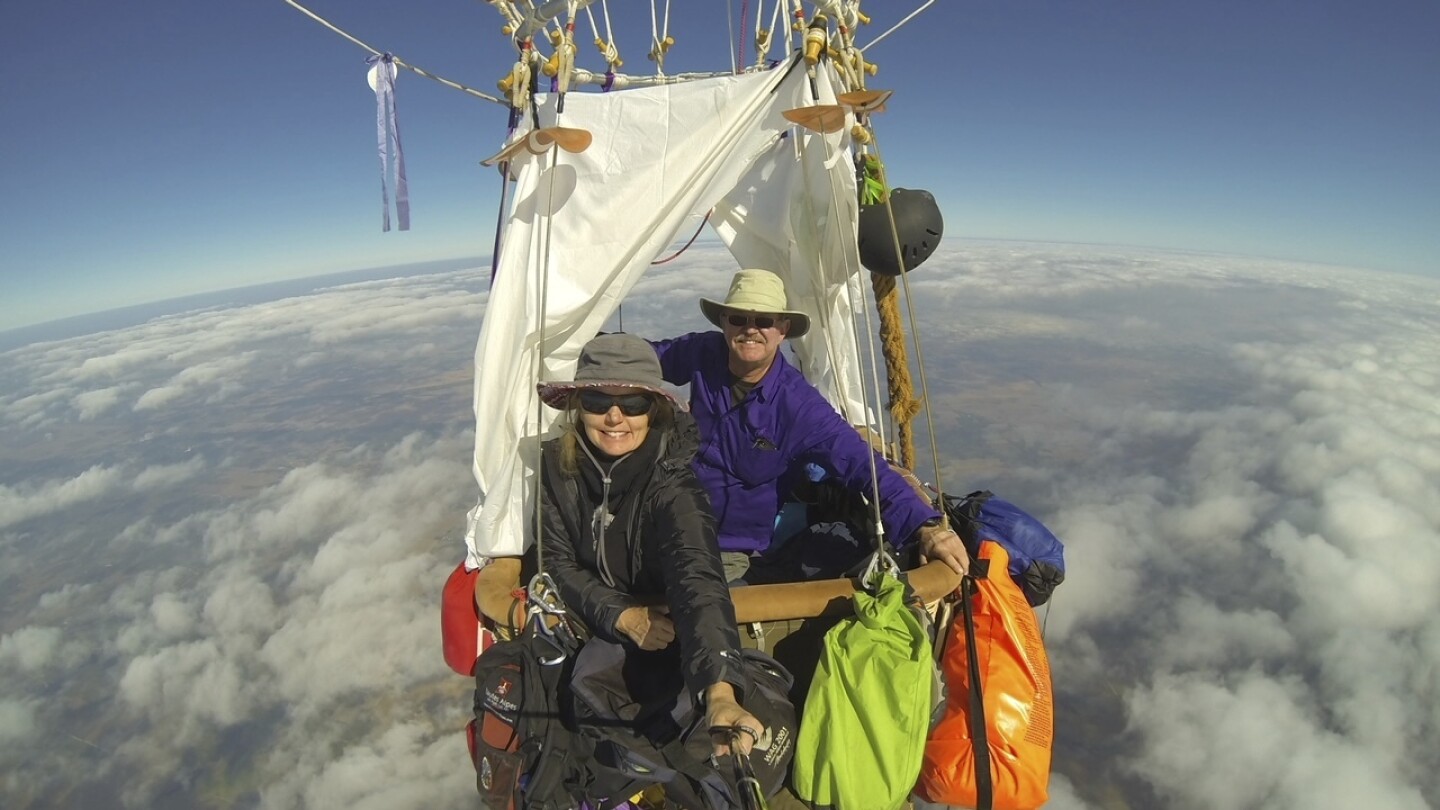 Elite pilots prepare for ‘camping out in the sky’ as they compete in prestigious gas balloon race | AP News