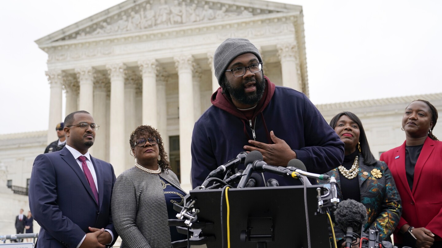 Black voting power gets boost in Alabama as new US House districts chosen by federal judges | AP News