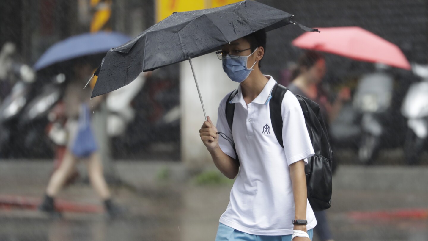 Typhoon Koinu heads toward southern China and Hong Kong after leaving 1 dead in Taiwan | AP News