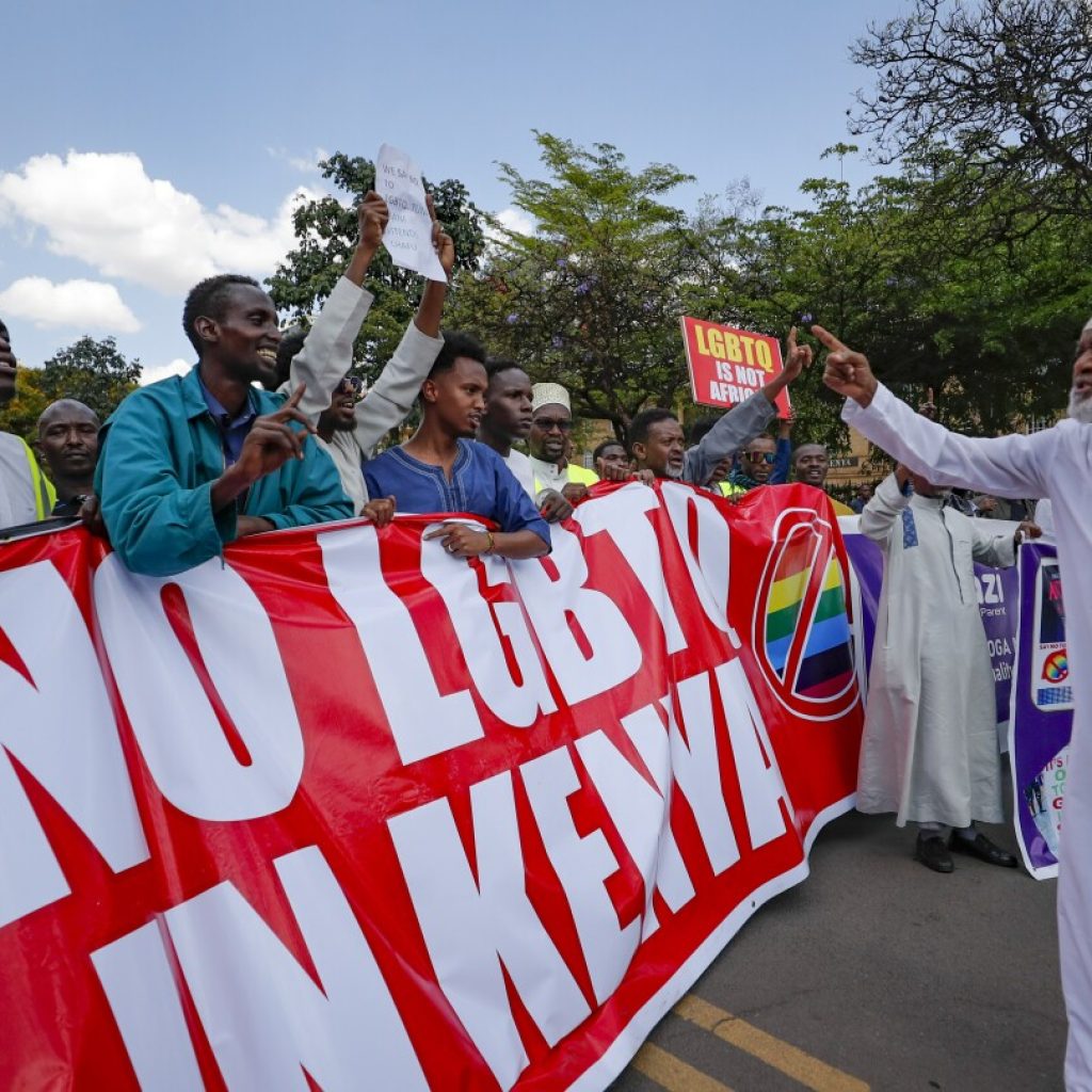 Muslims in Kenya protest at Supreme Court over its endorsement of LGBTQ right to associate | AP News