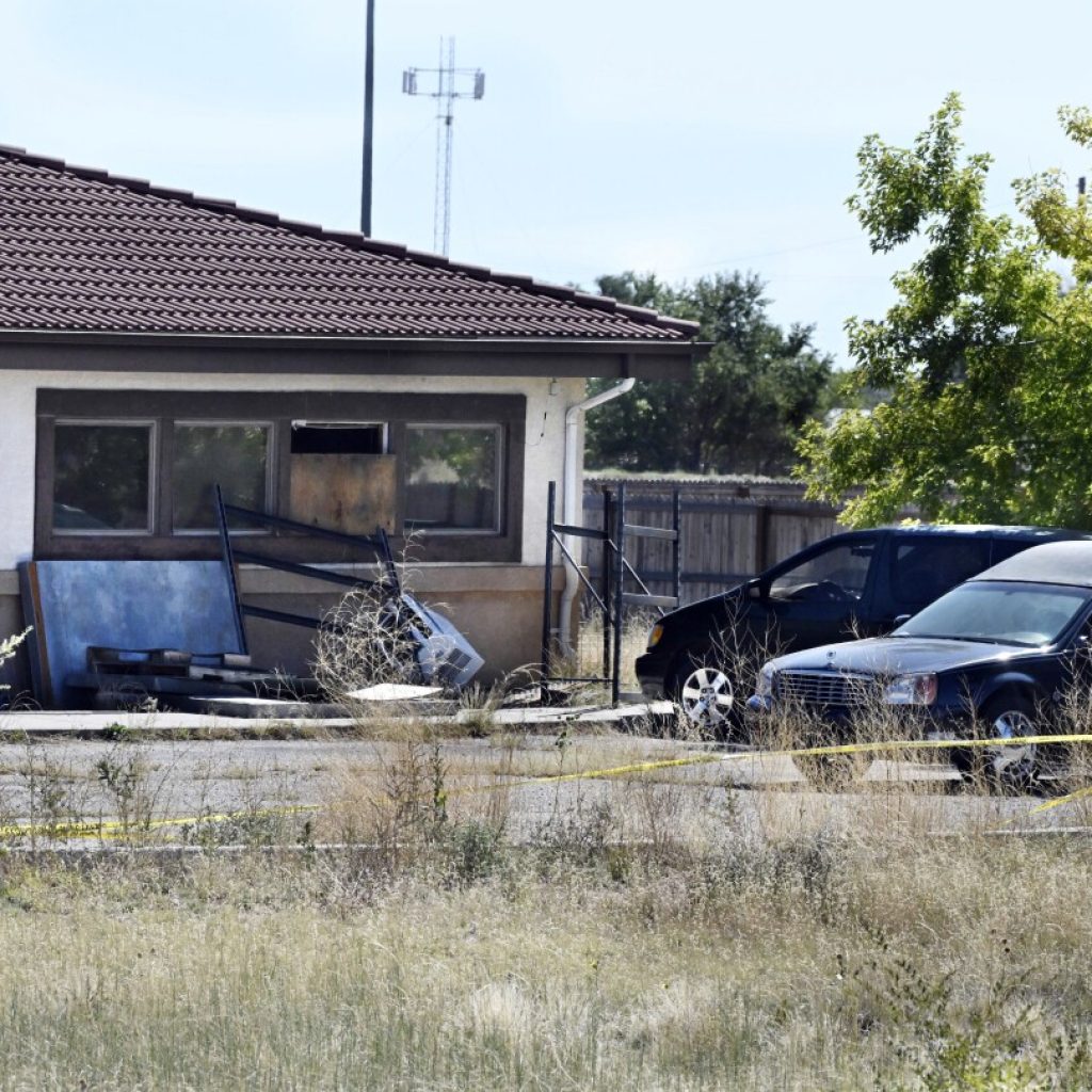 Police find at least 115 bodies at Colorado ‘green’ funeral home under investigation | AP News