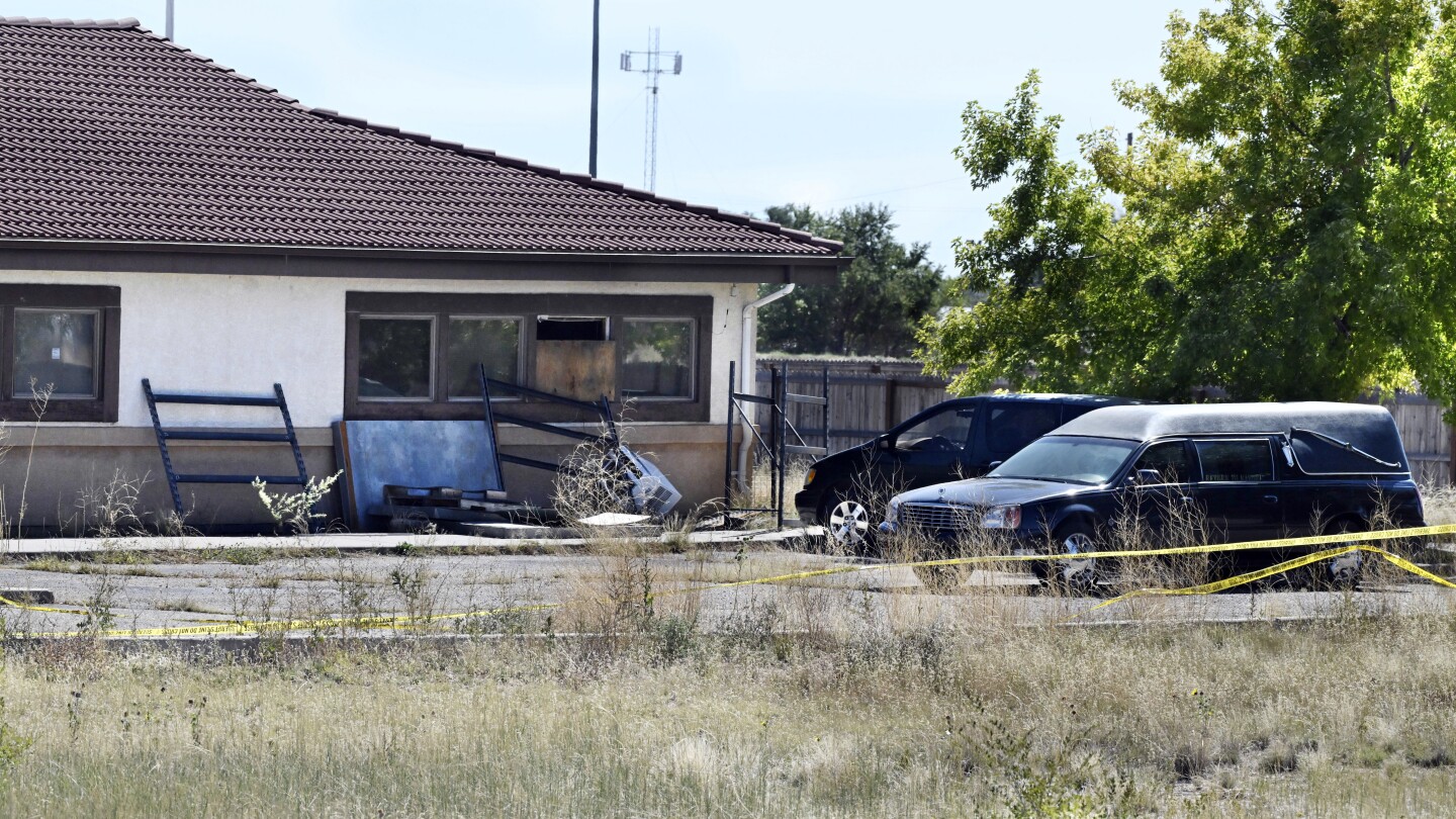 Police find at least 115 bodies at Colorado ‘green’ funeral home under investigation | AP News