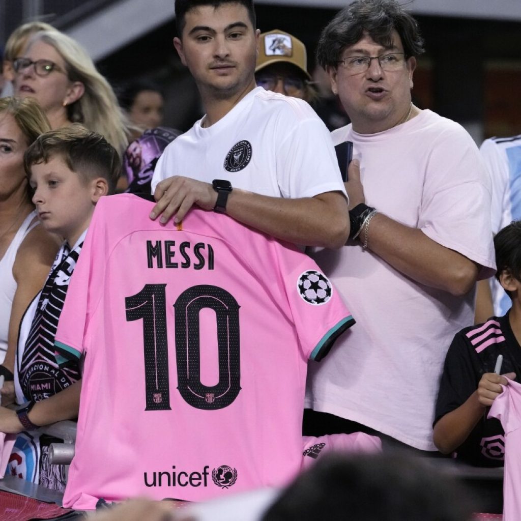 Lionel Messi may play Saturday, Inter Miami hints in social media post | AP News