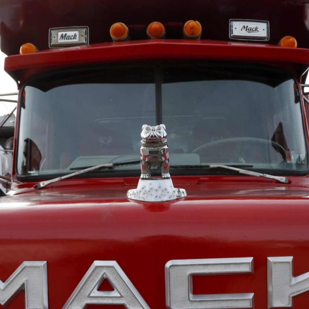 Workers at Mack Trucks go on strike after rejecting tentative contract deal | AP News