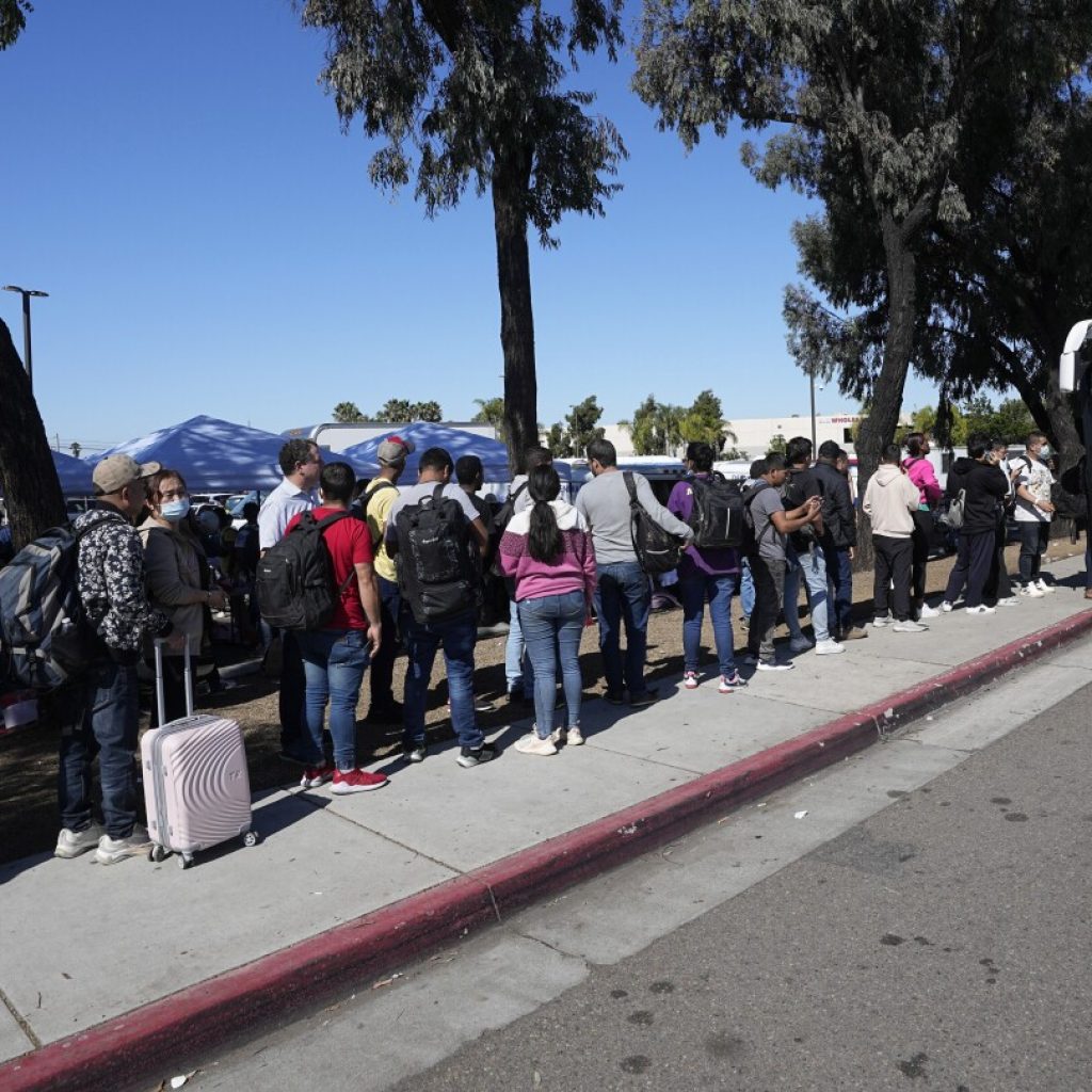 US Border Patrol has released thousands of migrants on San Diego’s streets, taxing charities | AP News