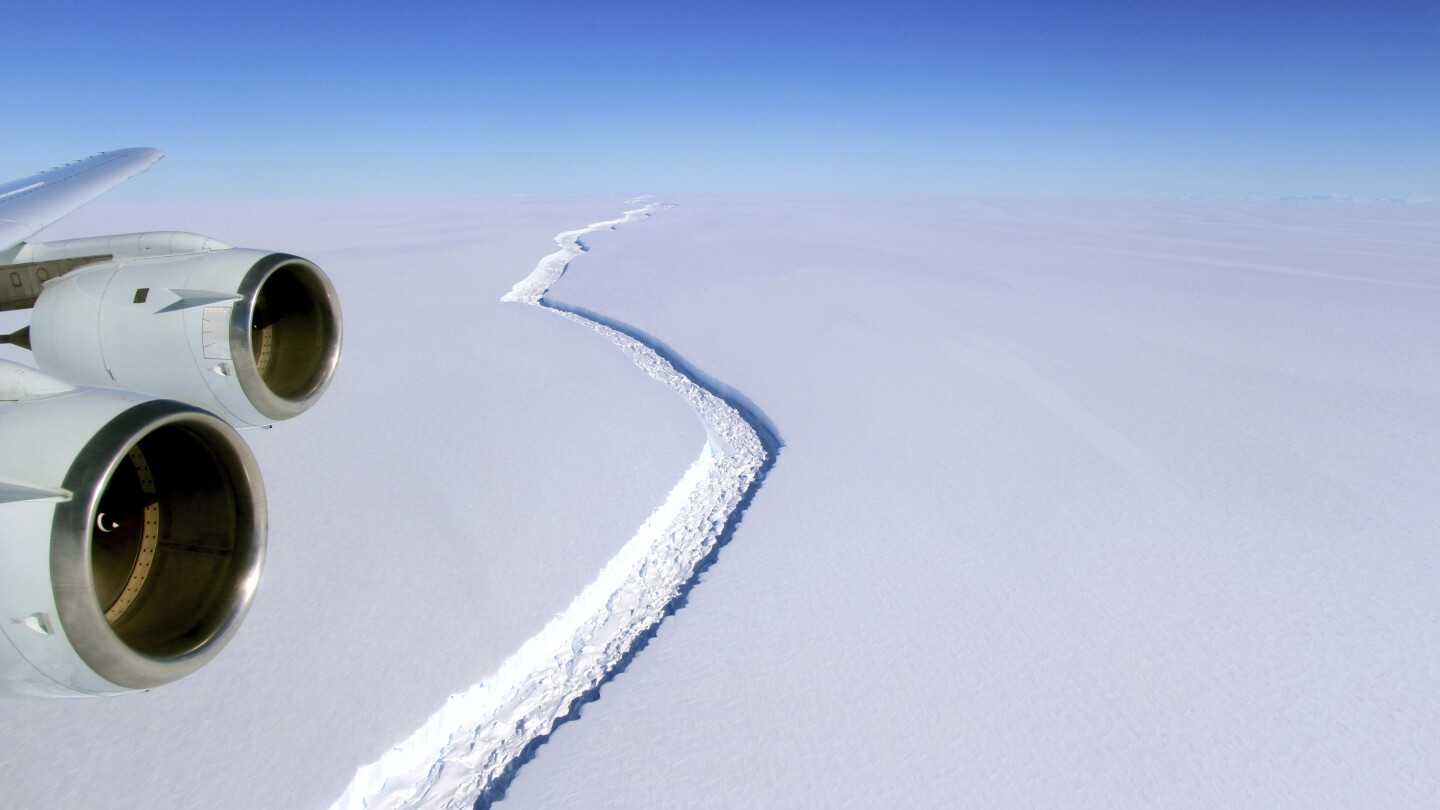 Scientists count huge melts in many protective Antarctic ice shelves. Trillions of tons of ice lost. | AP News