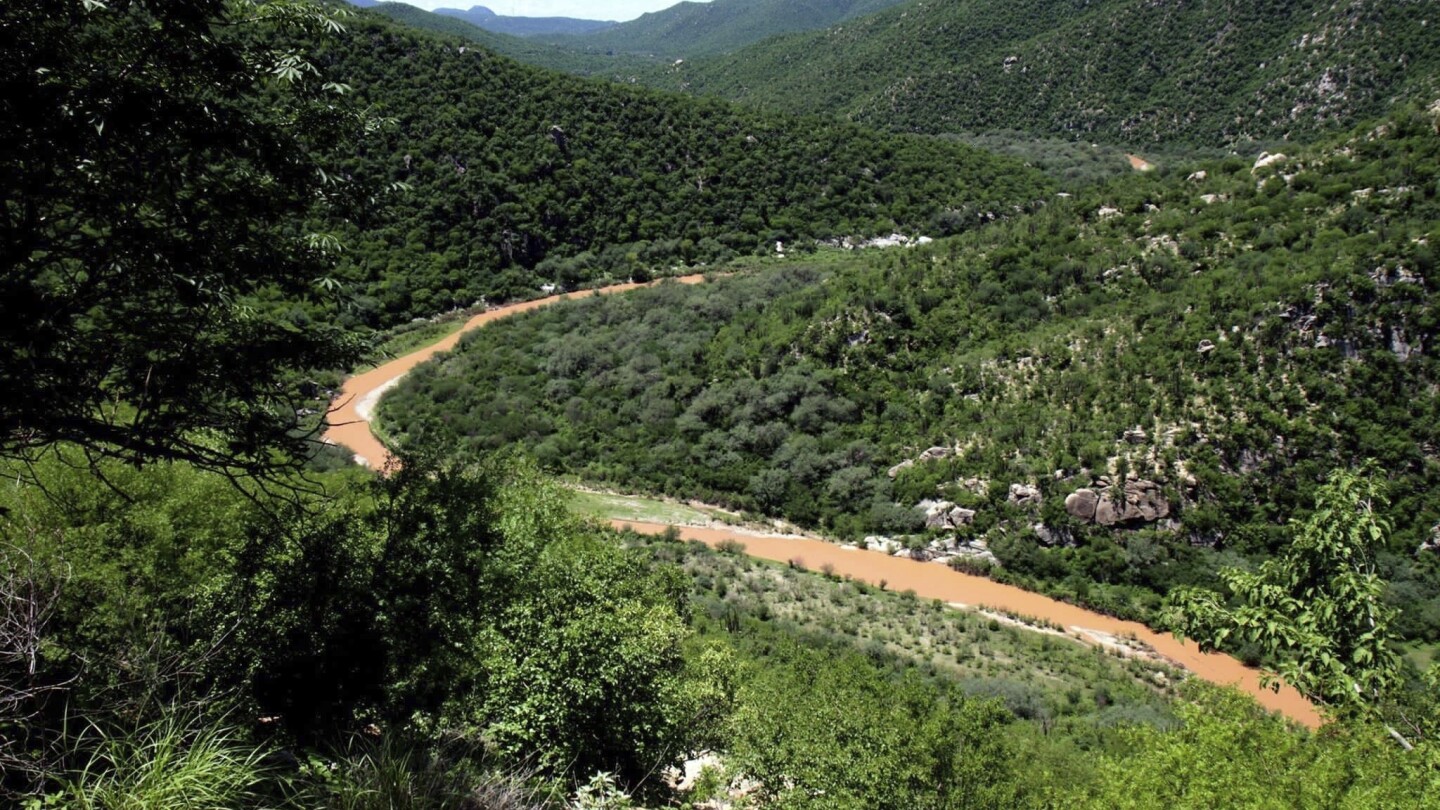 Mexico takes mining company to court seeking new remediation effort for Sonora river pollution | AP News