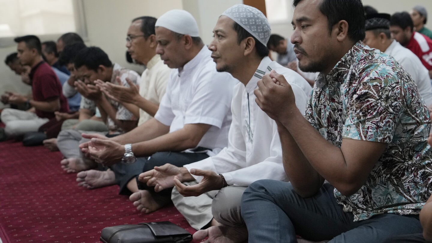 Muslims gather at mosques for first Friday prayers since Israel-Hamas war started | AP News