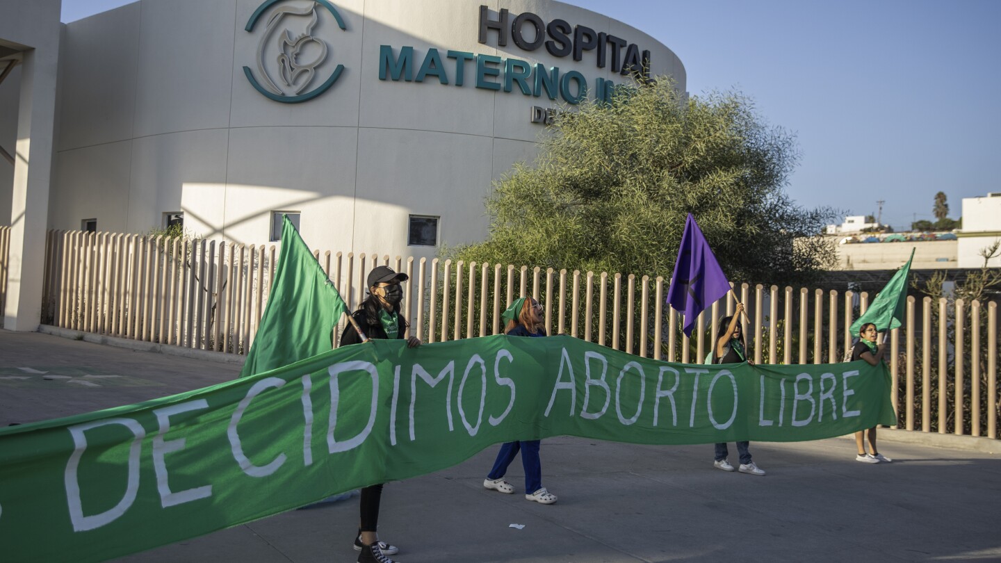 As Mexico expands abortion access, activists support reproductive rights at the U.S. border | AP News