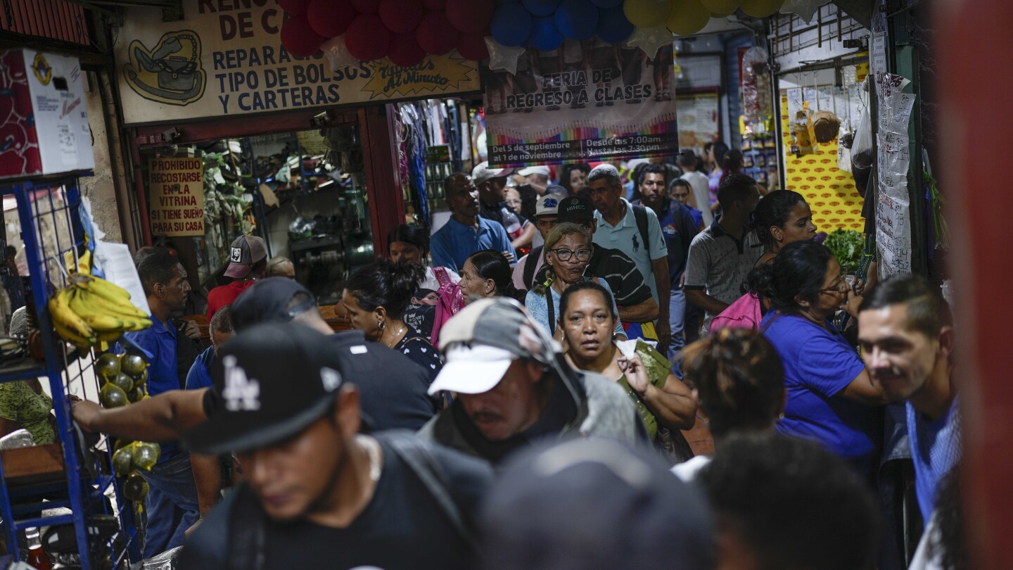 Evolving crisis fuels anxiety among Venezuelans who want a better economy but see worsening woes | AP News