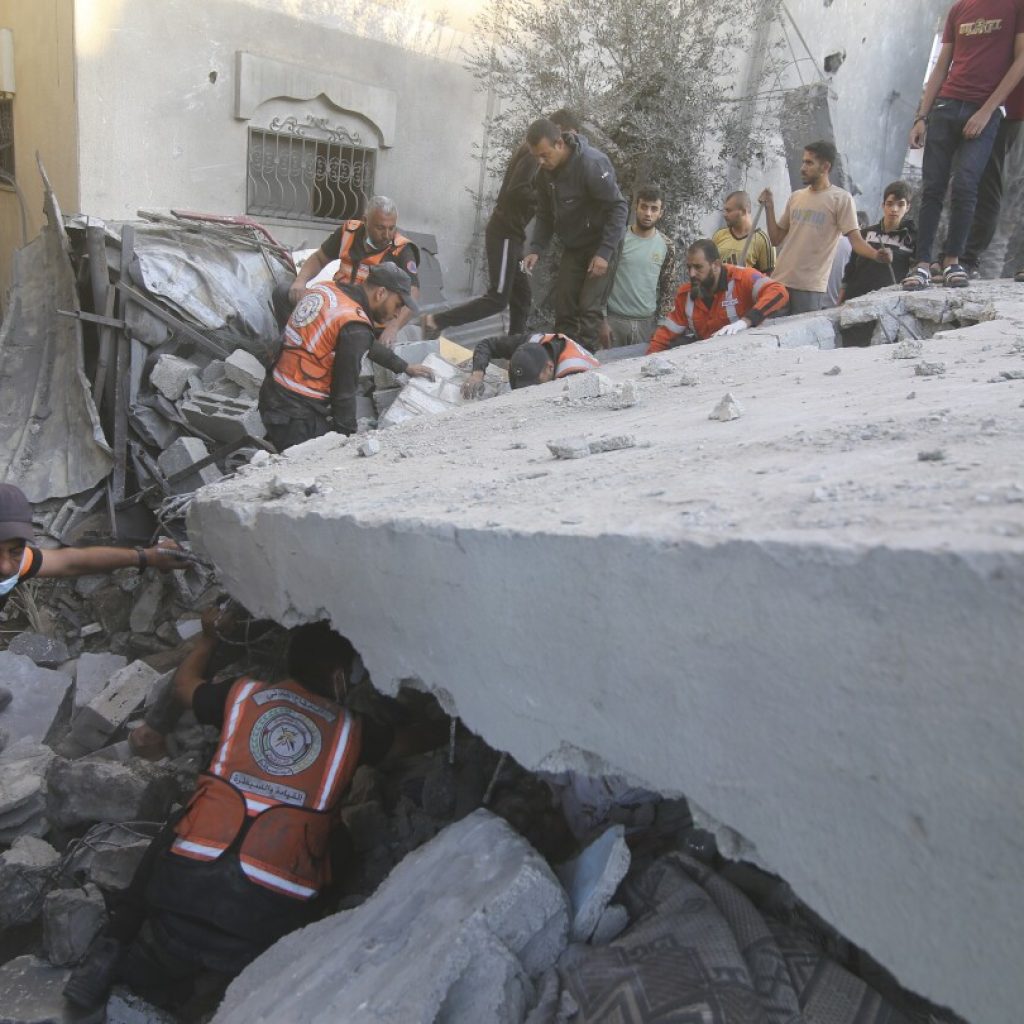 Water runs out at UN shelters in Gaza. Medics fear for patients as Israeli ground offensive looms | AP News