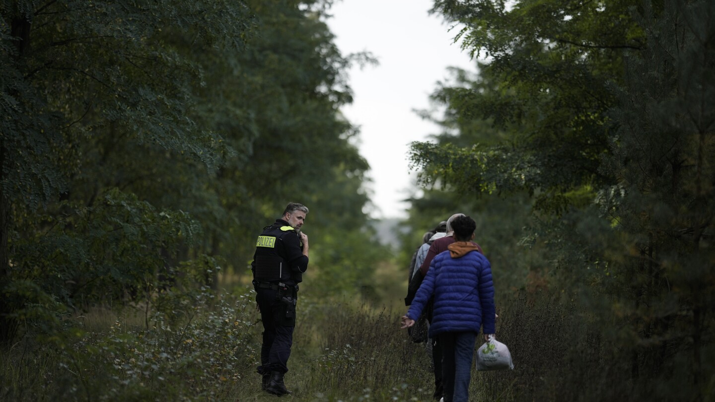 Germany notifies the EU of border controls at the Polish, Czech and Swiss frontiers | AP News