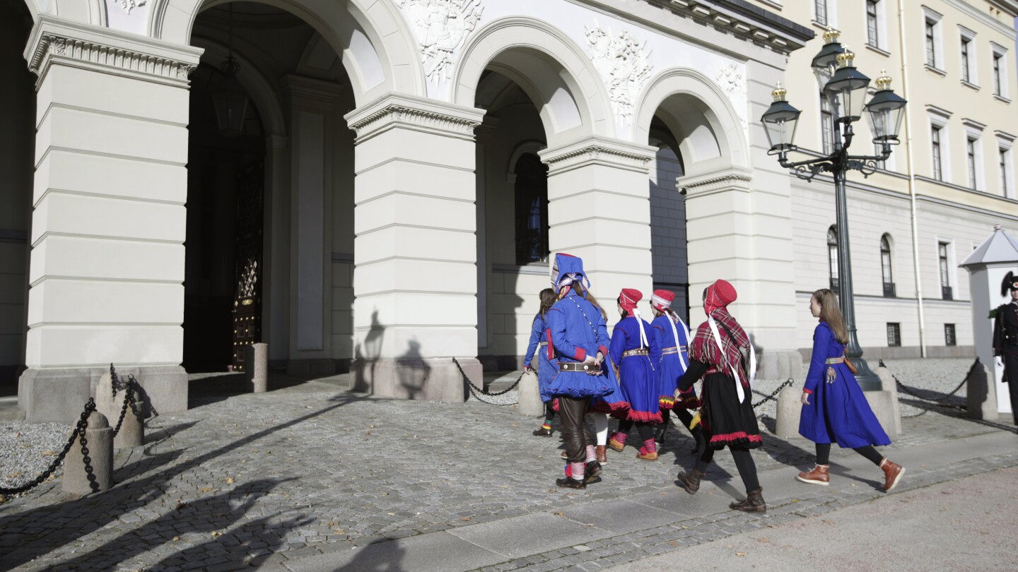 7 activists in Norway meet with the king to discuss a wind farm that is on land used by Sami herders | AP News