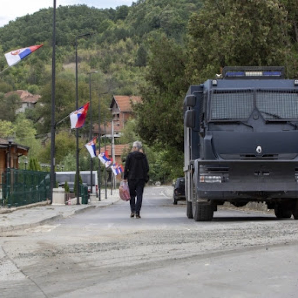 AP: NATO oprema mirovne snage na Kosovu težim naoružanjem da bi imale ‘borbenu moć’