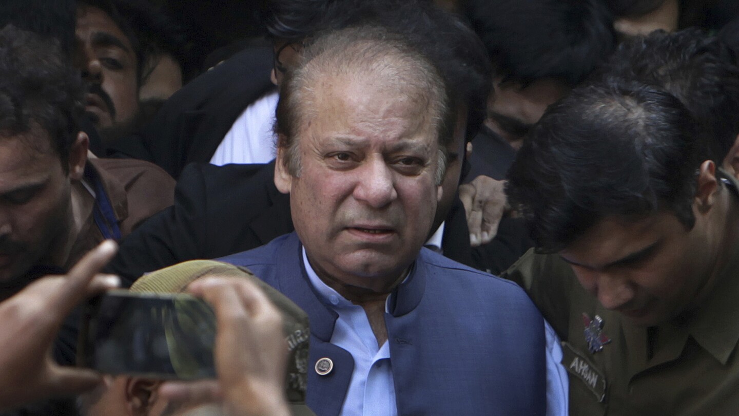 Pakistan’s ex-leader Nawaz Sharif seeks protection from arrest ahead of return from voluntary exile | AP News