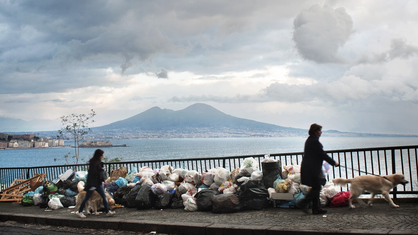 European court says Italy violated rights of residents near Naples over garbage crisis | AP News