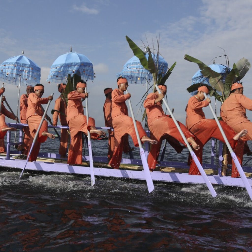 AP PHOTOS: Spectacular Myanmar lake festival resumes after 3 years | AP News