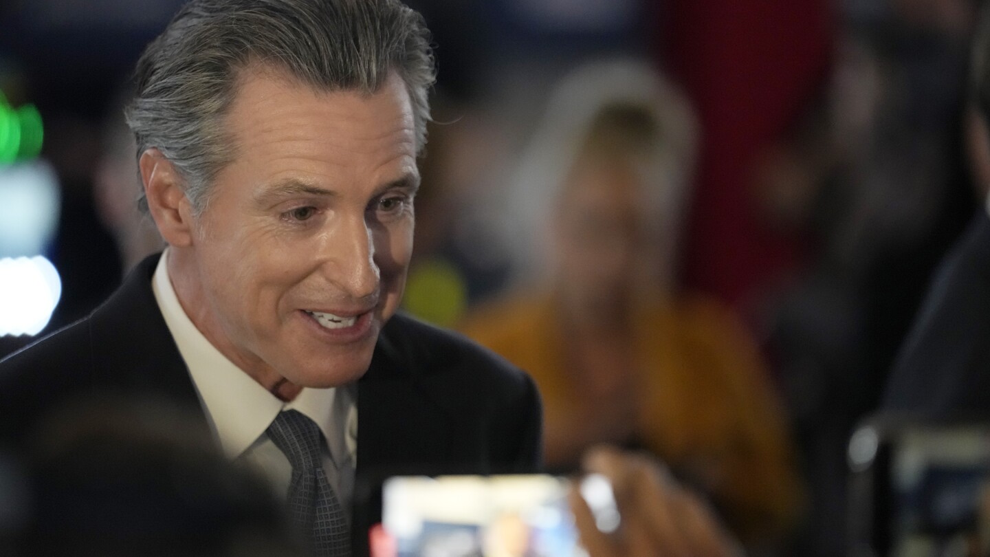 California Gov. Gavin Newsom to make a one-day visit to Israel en route to China | AP News