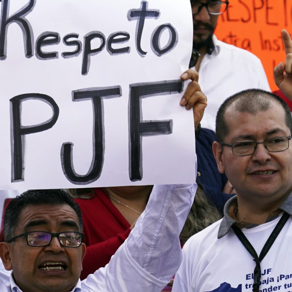 Workers at Mexico’s federal courts kick off 4-day strike over president’s planned budget cuts | AP News