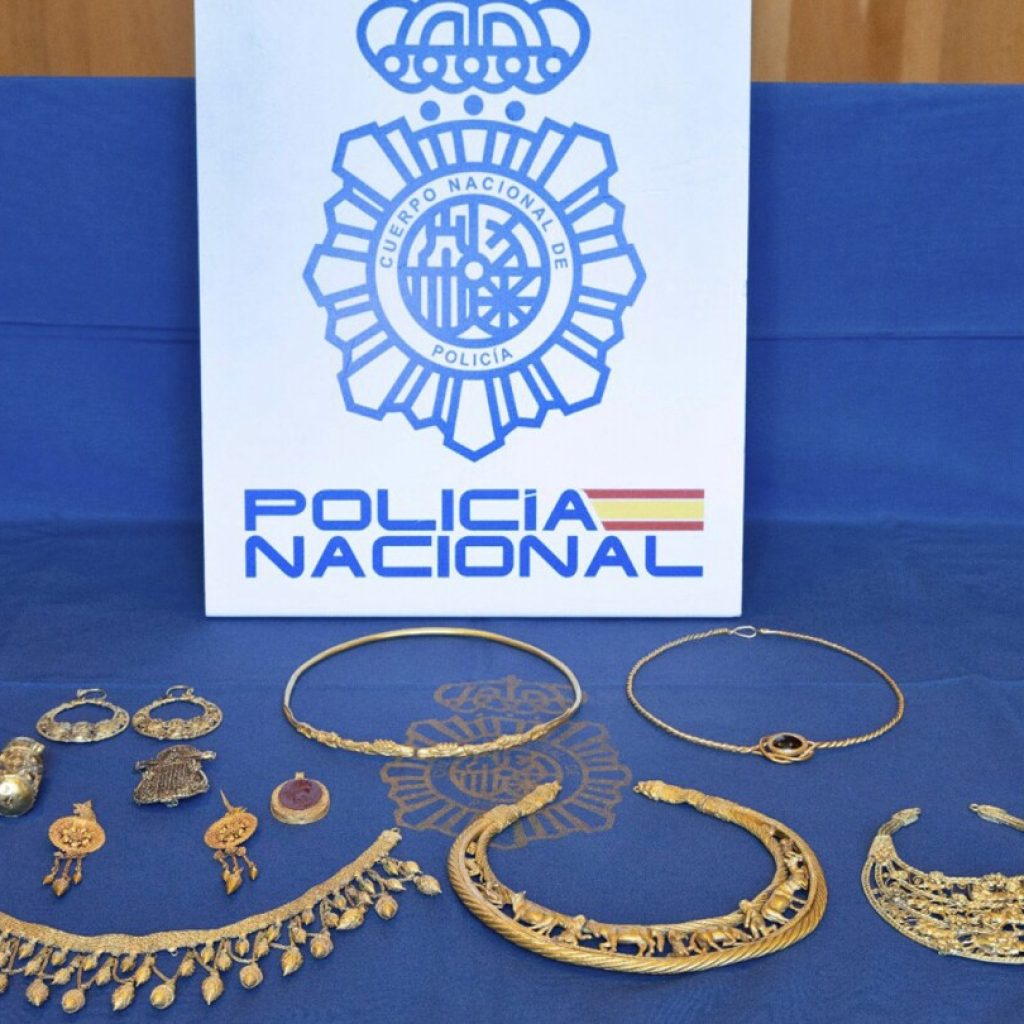 Spanish police say they have confiscated ancient gold jewelry worth millions taken from Ukraine | AP News