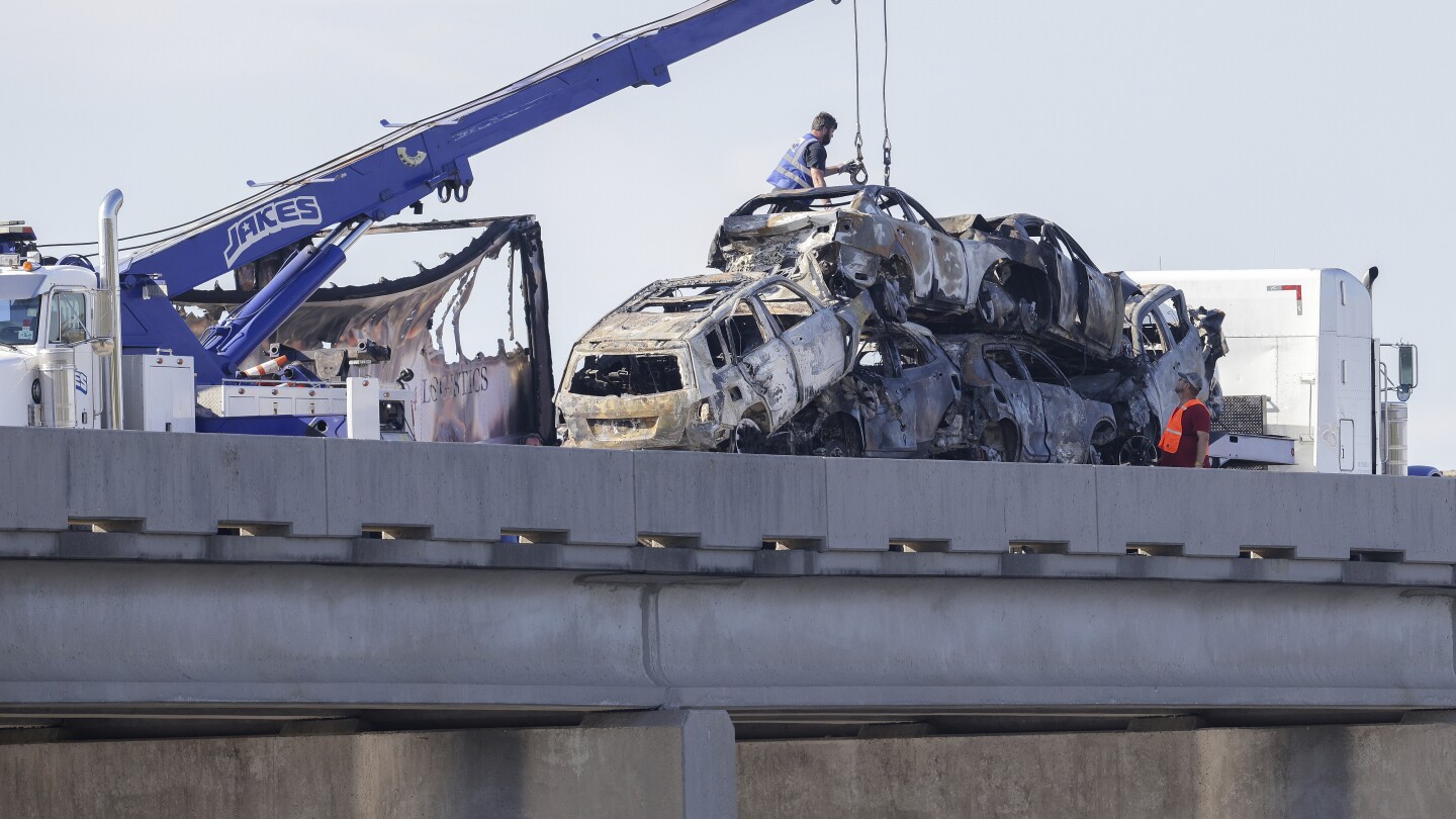 Officials say at least 7 dead in massive vehicle crashes in south Louisiana due to ‘Superfog’ | AP News