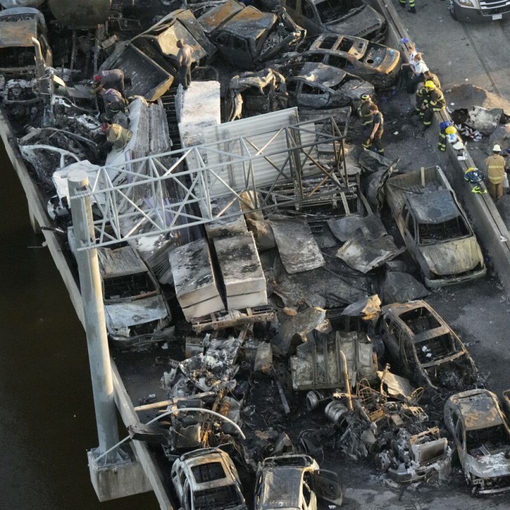 Crews clear wreckage after I-55 ‘superfog’ pile-up kills 7 near New Orleans  | AP News