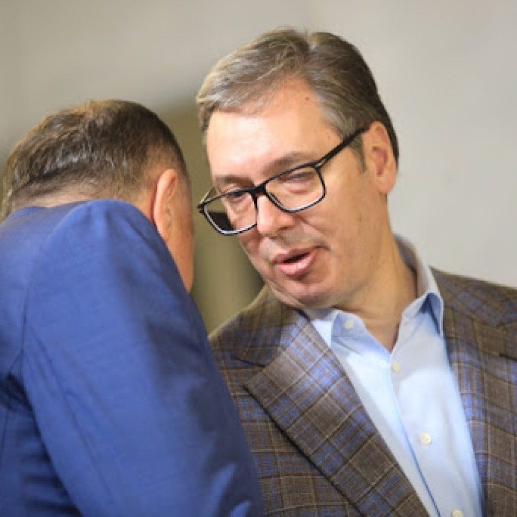 Vučić ponovio da nije pročitao tekst KRIK-a i da nema račune u inostranstvu