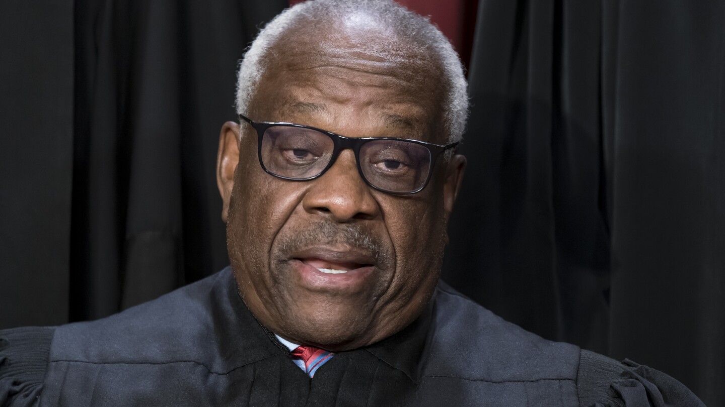 Most of Justice Thomas’ $267,000 loan for an RV seems to have been forgiven, Senate Democrats say | AP News