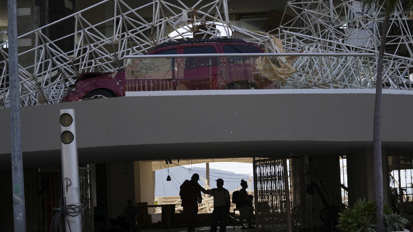 AP PHOTOS: Devastation followed by desperation in Acapulco after Hurricane Otis rips through | AP News