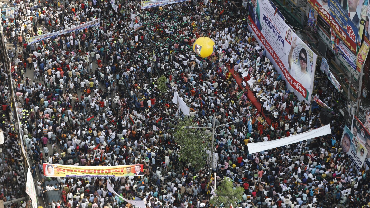 Bangladesh police detain key opposition figure, a day after clashes left one dead and scores injured | AP News