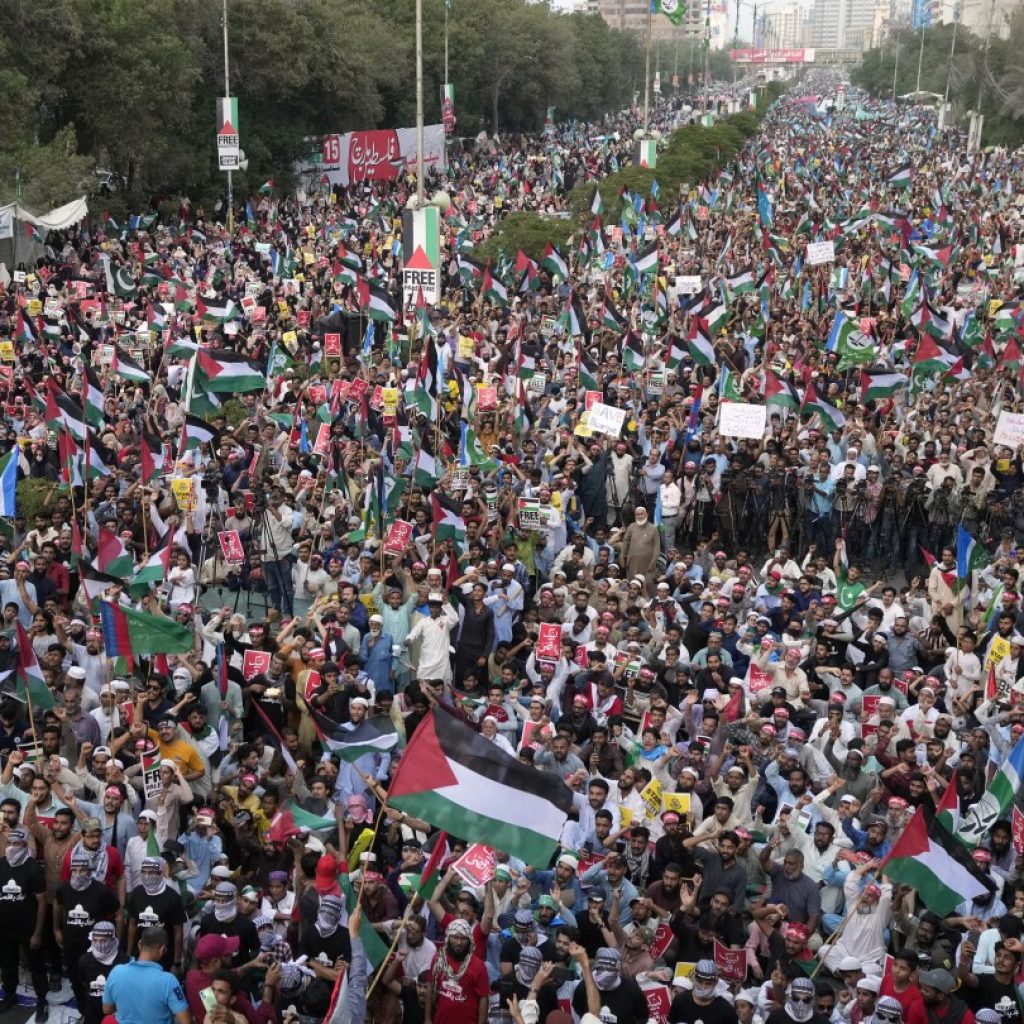 Thousands rally in Pakistan against Israel’s bombing in Gaza, chanting anti-American slogans | AP News