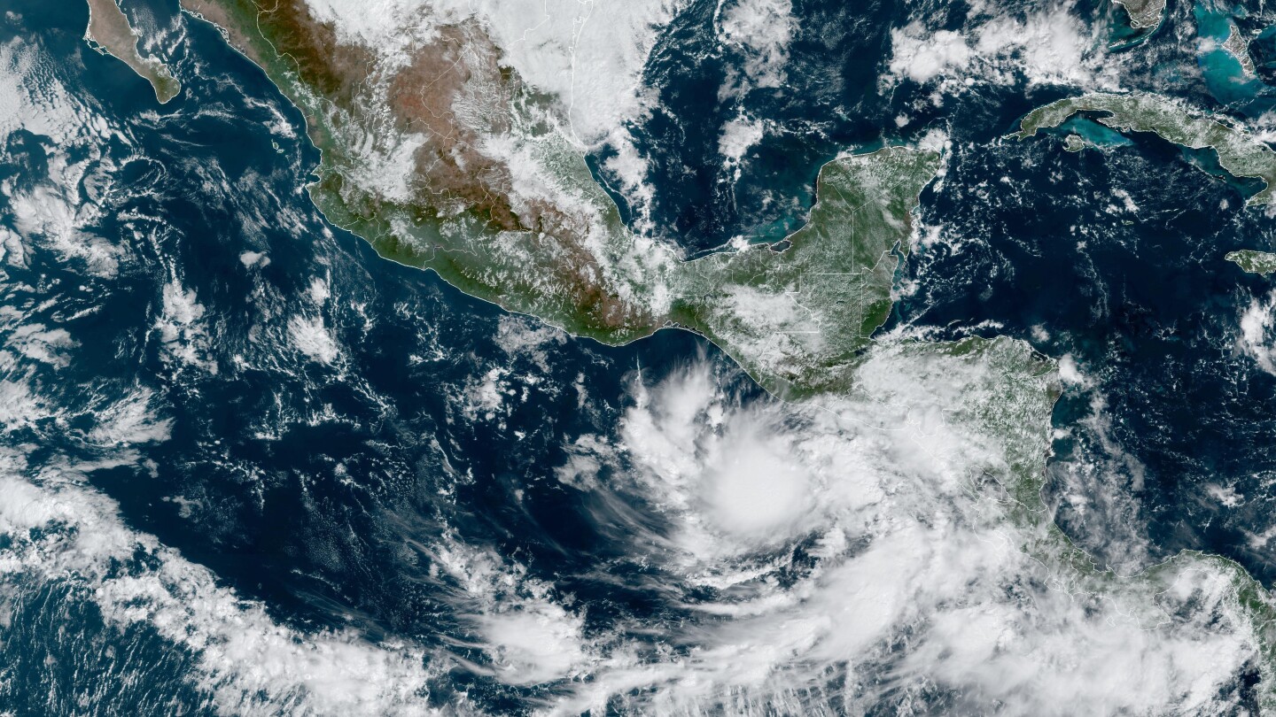 Tropical Storm Pilar heads toward El Salvador and is expected to bring heavy rain to Central America | AP News