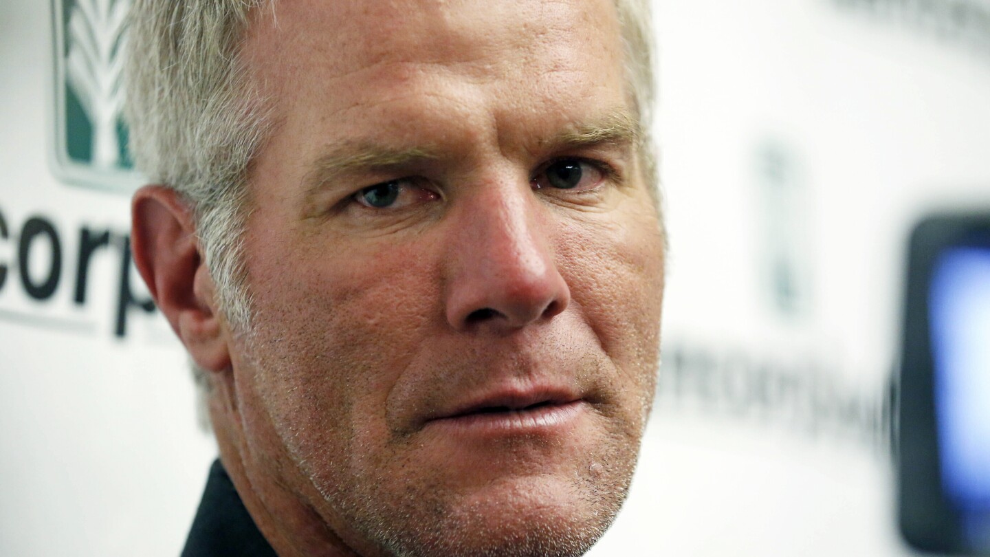 Judge dismisses Brett Favre’s lawsuit against Shannon Sharpe | AP News