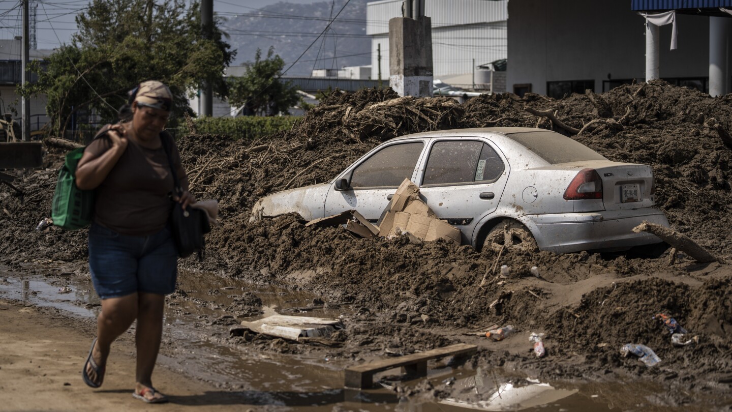 Mexico says four more sunken boats found in Acapulco bay after Hurricane Otis | AP News